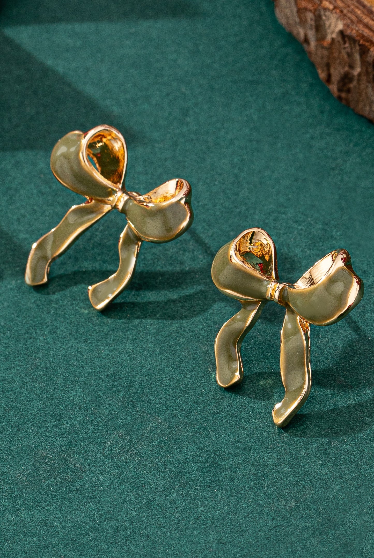 Enamel Bow Stud Earring